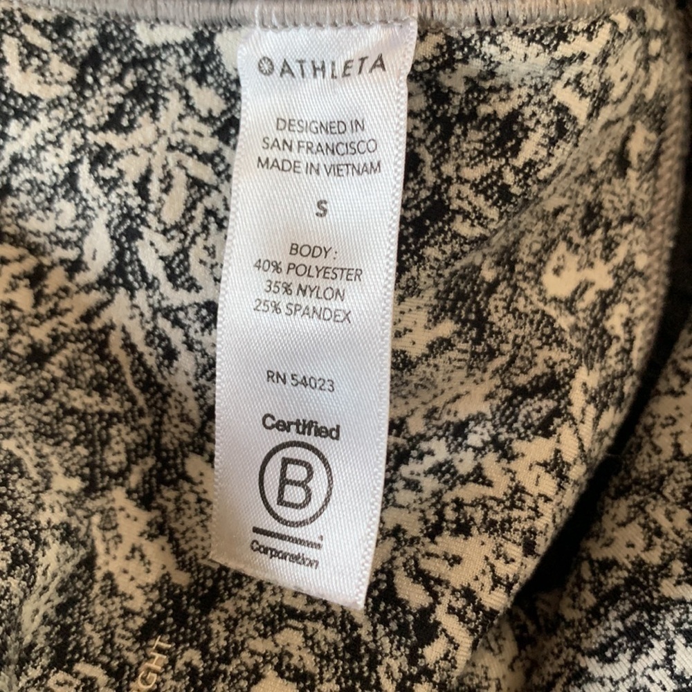 Athleta Salutation Stash 7/8 Tight Women’s Black & White Pattern Leggings Size S - Picture 8 of 10